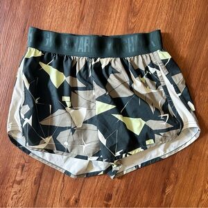 Gymshark Training Loose Fit Running Shorts Sz. M